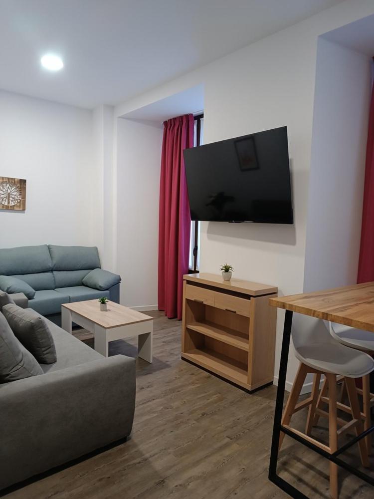 Apartamentos Turisticos Avila Puerta De San Vicente 0-2 Экстерьер фото